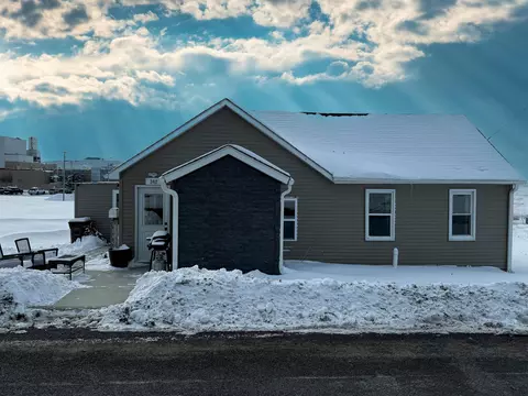 342 W Front, Stockton, IL 61085