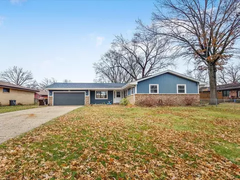 4821 Danforth Dr, Rockford, IL 61114
