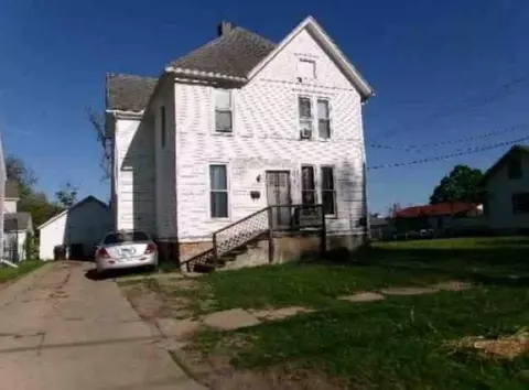 529-529 N 12 N Brick Ave, Freeport, IL 61032