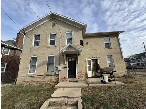 527 S Liberty Ave, Freeport, IL 61032