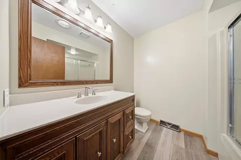 2010 Cimarron Dr, Freeport, IL 61032 photo 11