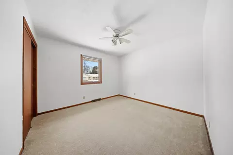 2010 Cimarron Dr, Freeport, IL 61032 photo 9