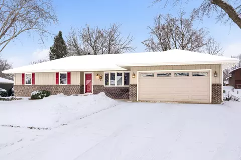 2010 Cimarron Dr, Freeport, IL 61032