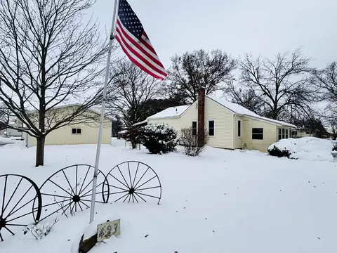 423 Atwood Ave, Rockford, IL 61102