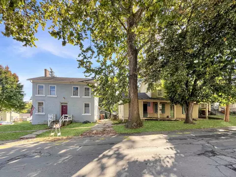 503 W Pleasant St, Freeport, IL 61032