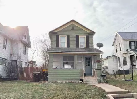 527 E Illinois St, Freeport, IL 61032