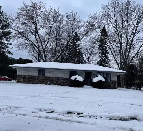 1231 Esmond Dr, Rockford, IL 61108