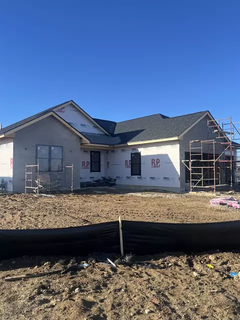 4992 Park Valley Dr, Loves Park, IL 61111