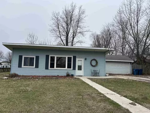 602 S Park Ave, La Moille, IL 61330