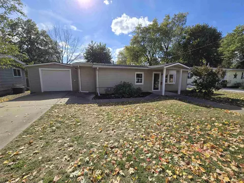 Exterior - 131 W Barsi Blvd, Macomb, IL 61455 photo 4 of 4