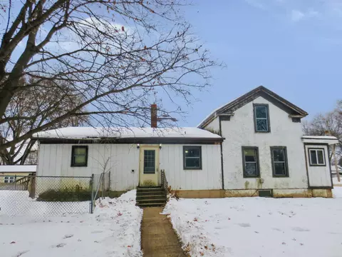 311 N 4th St, Oregon, IL 61061