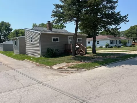 915 W Superior St, Ottawa, IL 61350