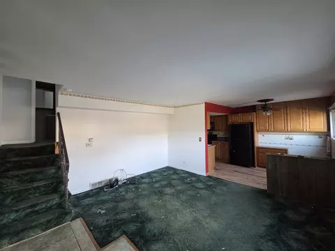 257 Dover Dr, Des Plaines, IL 60018 photo 2