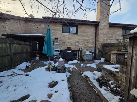 257 Dover Dr, Des Plaines, IL 60018 photo 14