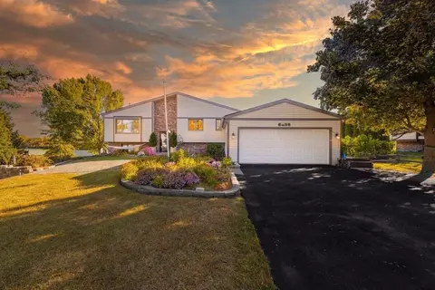 6338 Thicket Ln, Cherry Valley, IL 61016