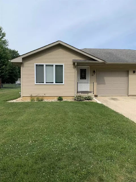 502-516 Cedar St, Shannon, IL 61078
