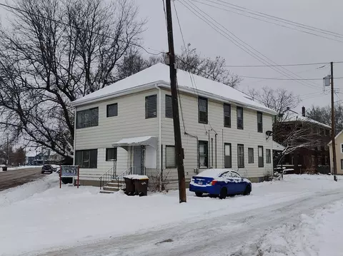 125 N 9th St, Rockford, IL 61107
