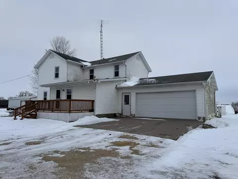 18341 Pleasant Hill Rd, Chadwick, IL 61014
