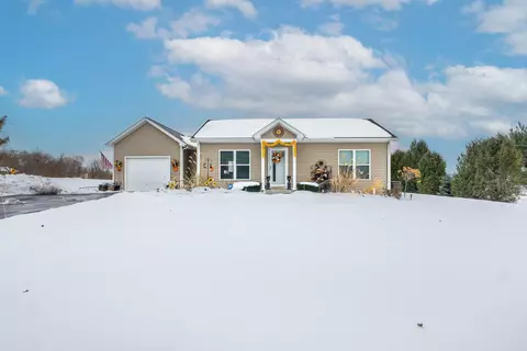 26 W Apache Trl, Galena, IL 61036