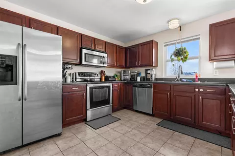 Kitchen - 5652 Karakul Ter, Roscoe, IL 61073 photo 1 of 2