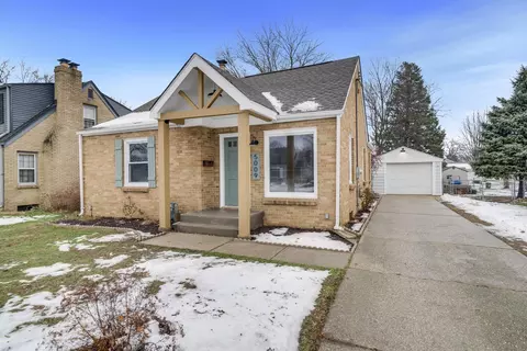 5009 Arlington St, Loves Park, IL 61111
