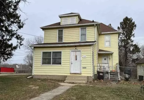 424 W Ringold St, Freeport, IL 61032