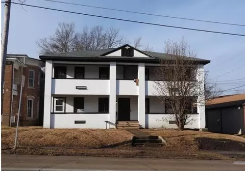 414-416 S 12 S Adams Ave, Freeport, IL 61032