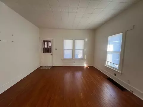519 Empire St, Freeport, IL 61032 photo 2