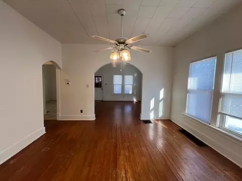 519 Empire St, Freeport, IL 61032 photo 4