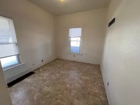 519 Empire St, Freeport, IL 61032 photo 6