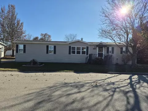 5371 Heartwood Ln, Roscoe, IL 61073