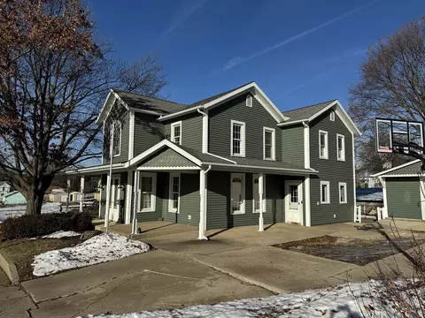 205 E Pearl St, Lanark, IL 61046