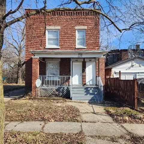 946 S 3rd St, Rockford, IL 61104