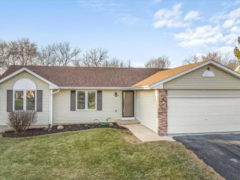 4144 Westridge Dr, Winnebago, IL 61088