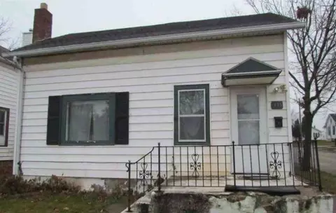 335 W Homer St, Freeport, IL 61032