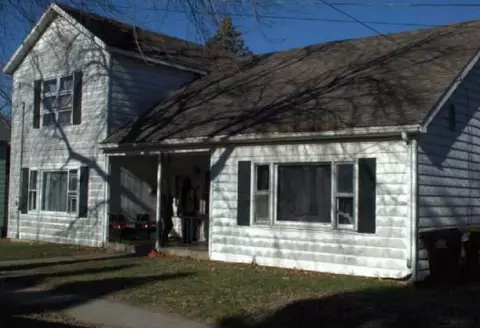 320-320 W 12 W Chestnut St, Freeport, IL 61032
