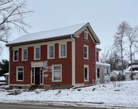 8976 N Main St, Leaf River, IL 61047 photo 1