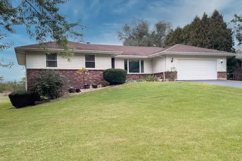 4036 Fox Hills Dr, Rockford, IL 61101