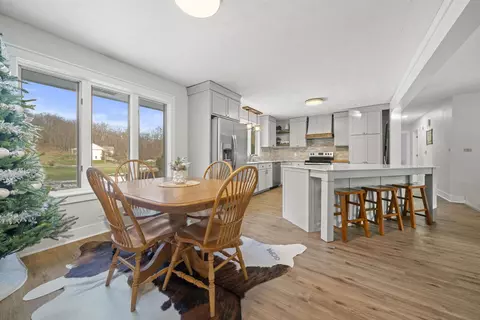 804 Jackson St, Oregon, IL 61061 photo 9