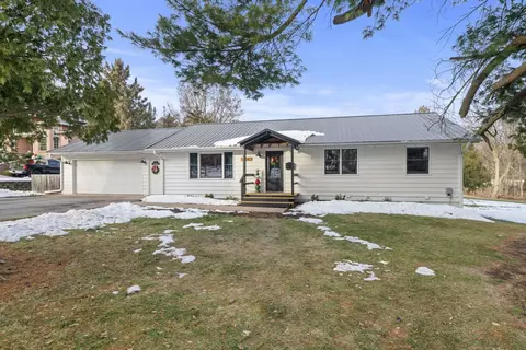 804 Jackson St, Oregon, IL 61061