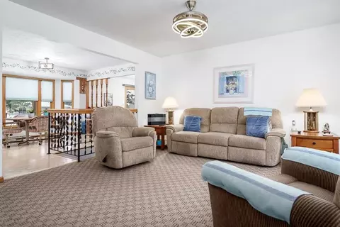 12167 Wagon Ln, Roscoe, IL 61073 photo 5