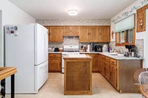 12167 Wagon Ln, Roscoe, IL 61073 photo 9
