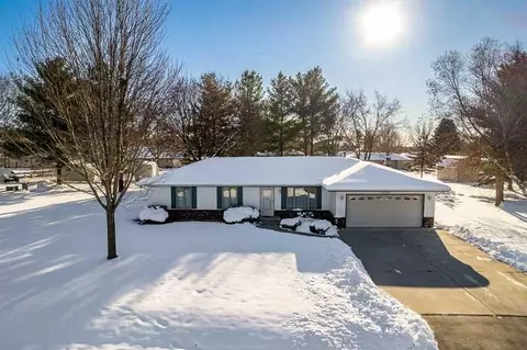 12167 Wagon Ln, Roscoe, IL 61073 photo 3