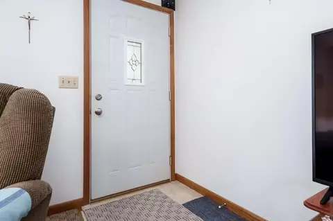 12167 Wagon Ln, Roscoe, IL 61073 photo 4