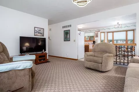 12167 Wagon Ln, Roscoe, IL 61073 photo 8