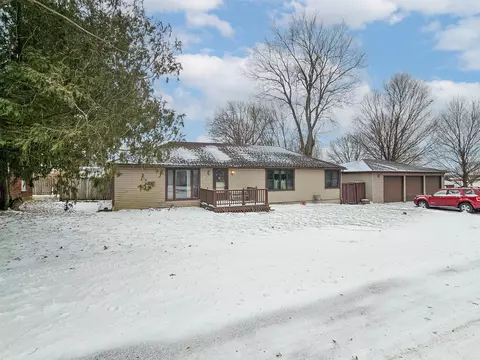 203 Monroe St, Monroe Center, IL 61052