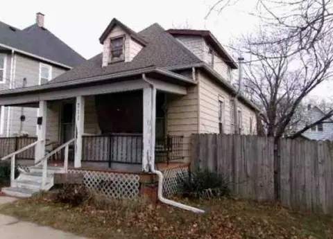 711 S Locust Ave, Freeport, IL 61032