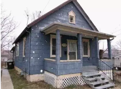 316 E Winslow St, Freeport, IL 61032