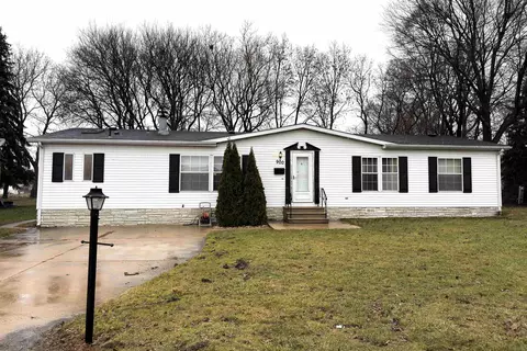 900 Micole Dr, Belvidere, IL 61008