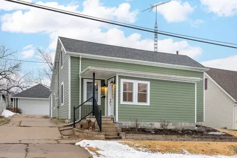 803 Ridge St, Galena, IL 61036